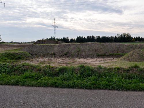 Wie deutlich zu sehen, wird kräftig  an der Umgehungsstraße Dornheim gebaut?